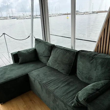 Mindset Houseboat Puck