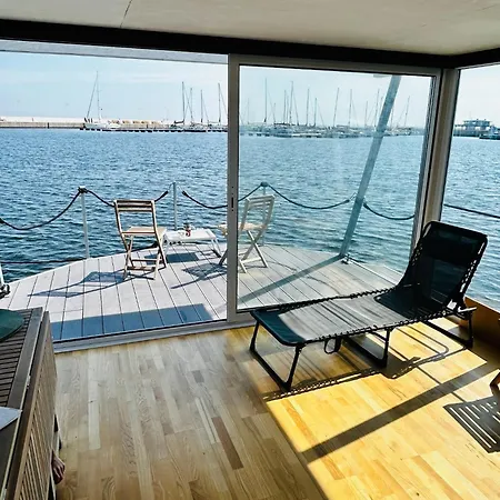 Mindset Houseboat
