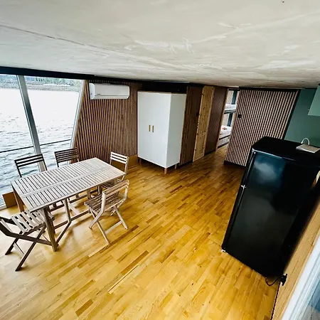Mindset Houseboat Prázdninový dům