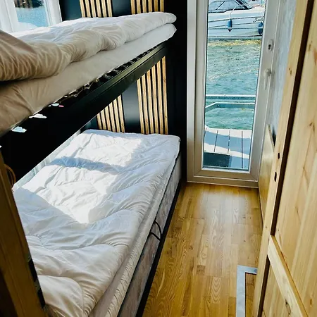 Mindset Houseboat Puck